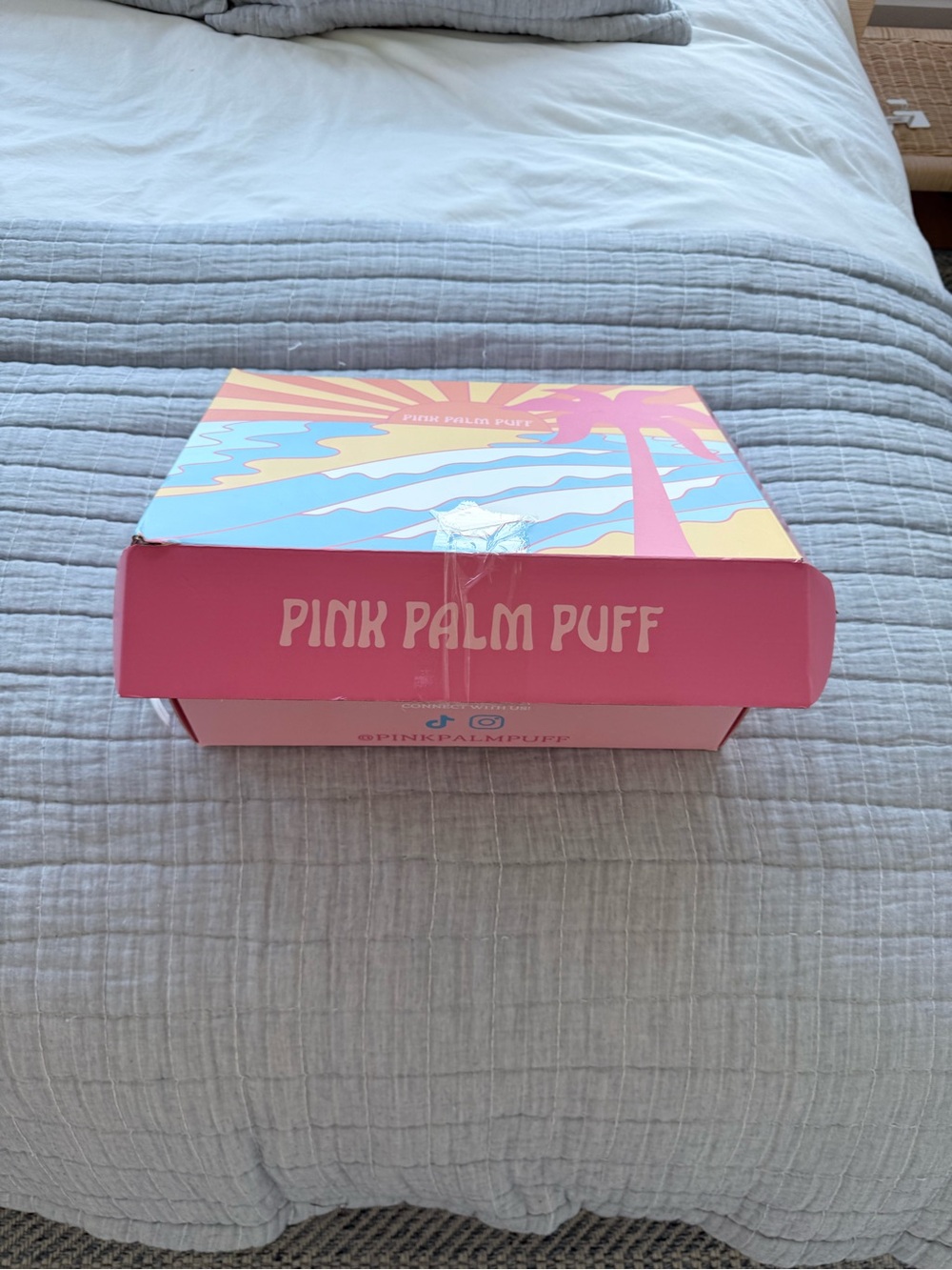 Pink Palm Puff Disney Pink "Under The Sea" Ariel Hoodie BRAND NEW!! - Picture 5 of 7